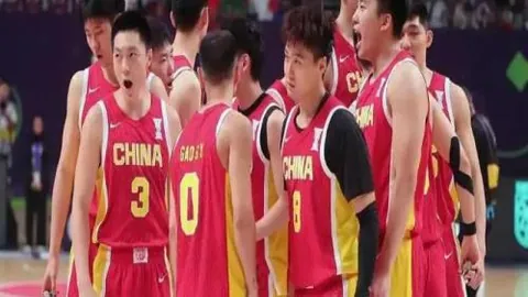 拜仁慕尼黑3-2击败多特蒙德夺得德国超级杯，哈兰德双响基米希读秒绝杀